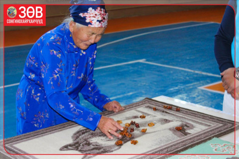 Ахмадууд спортоор өрсөлдөв