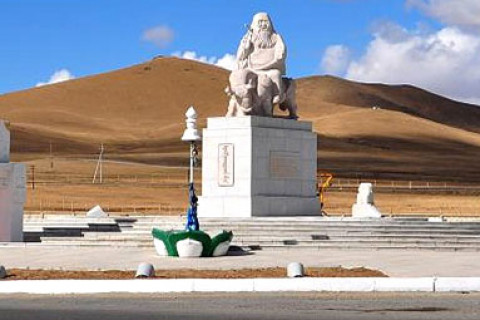 Улаанбаатарт бага зэргийн цастай