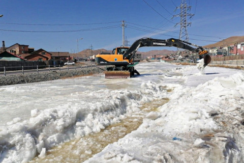 Шар усны үерээс урьдчилан сэргийлж 520 тонн шороогоор далан үүсгэлээ
