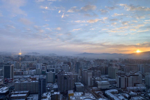 Улаанбаатарт цэлмэг, зөөлөн салхитай