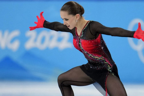 Камила Валиева Монголын мөсөн өргөөнд бүжнэ