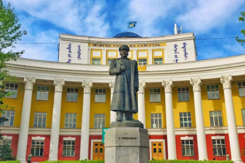 С.Бямбагэрэл: Оройн ангийн суралцагч сайн суралцвал гадаадад сурах боломжтой
