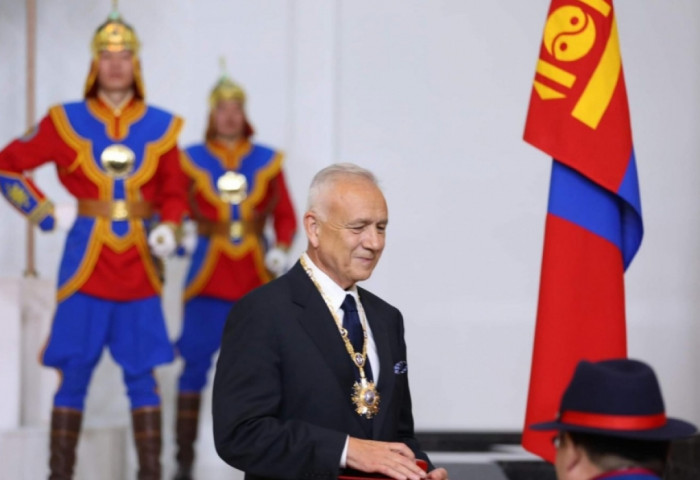 Монгол бахархлын өдрөөр академич Д.Доржготов,  Жэк Уэтерфорд нарт Чингисийн одон хүртлээ
