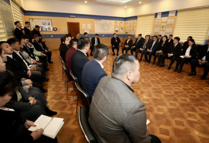 Ерөнхий сайд хороодын Засаг дарга нартай санал солилцлоо