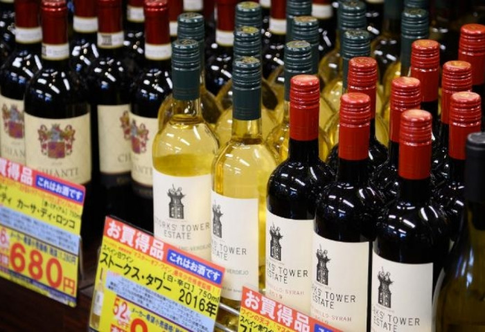 Япон улс согтууруулах ундааны хэрэглээг нэмэгдүүлэх хөтөлбөр хэрэгжүүлж эхэлжээ