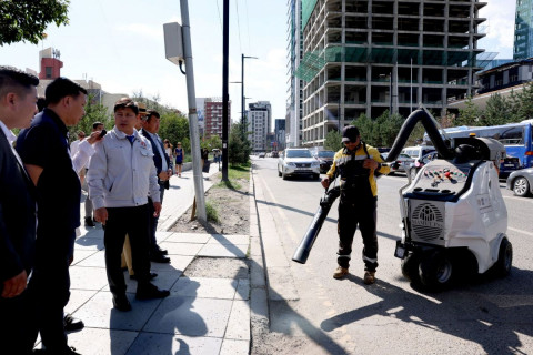 Дүүргийн менежерүүдэд хот нийтийн аж ахуйн цэвэрлэгээнд цагийн зохицуулалт хийн, шинэ техник, хэрэгсэл ашиглахыг үүрэг болгов Дүүргийн менежерүүдэд хот нийтийн аж ахуйн цэвэрлэгээнд цагийн зохицуулалт хийн, шинэ техник, хэрэгсэл ашиглахыг үүрэг болгов