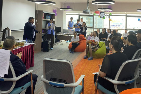 Залуус, өсвөр үеийнхэнд бэлгийн боловсрол олгох төв үүдээ нээлээ Залуус, өсвөр үеийнхэнд бэлгийн боловсрол олгох төв үүдээ нээлээ