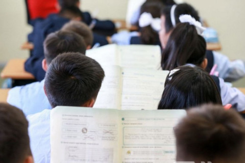Монголын багш, удирдах ажилтнууд чууллаа Монголын багш, удирдах ажилтнууд чууллаа